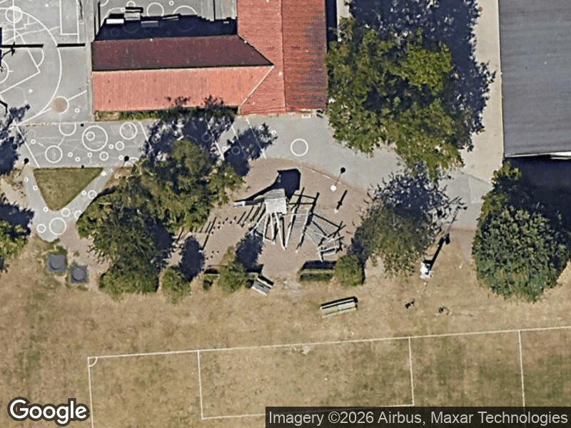 Satellitfoto af Tinderhøj skoles legeplads